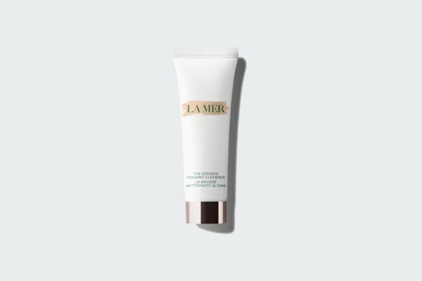THE ESSENCE FOAMING CLEANSER 