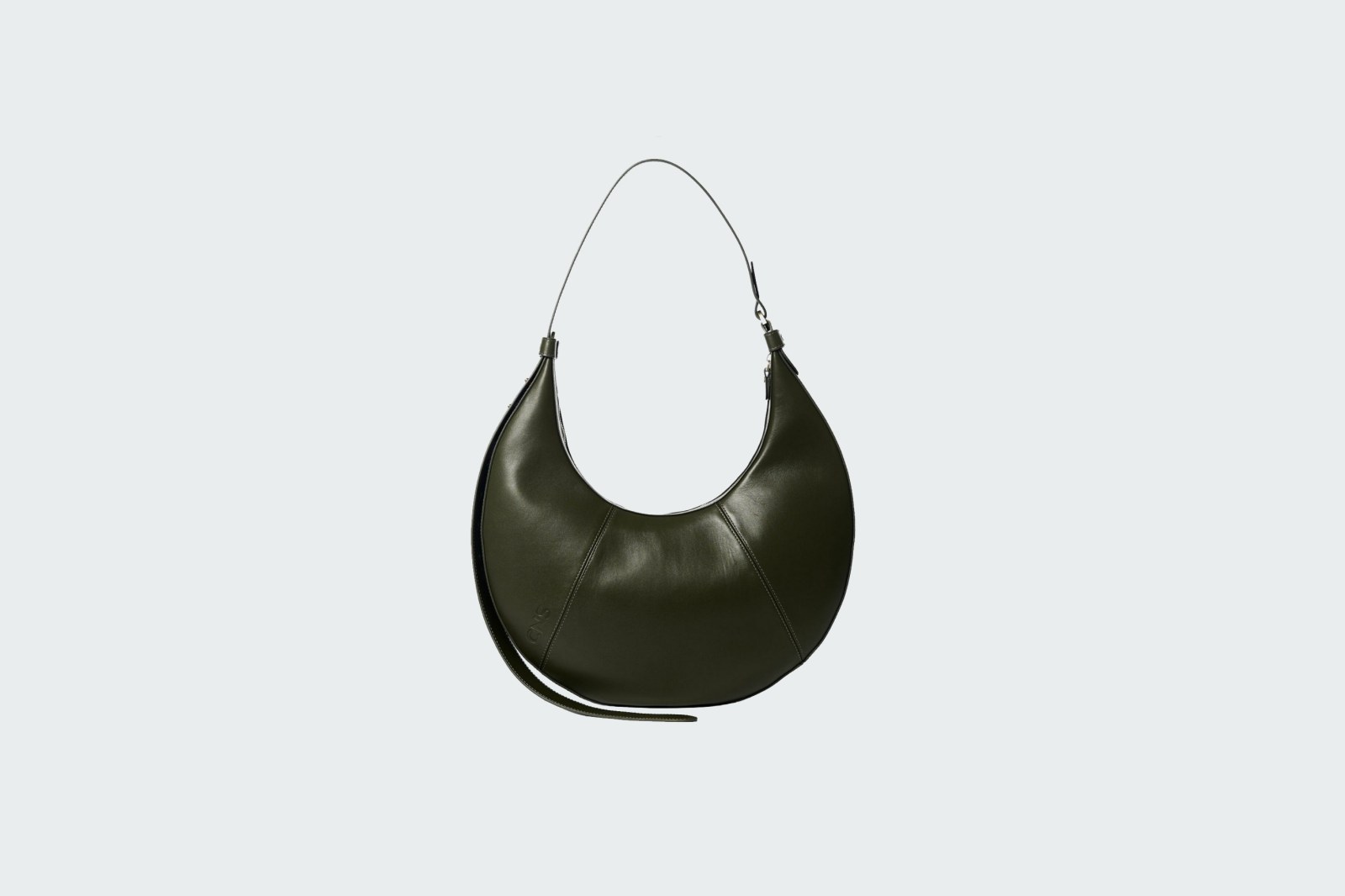 UNE FEMME OLIVE