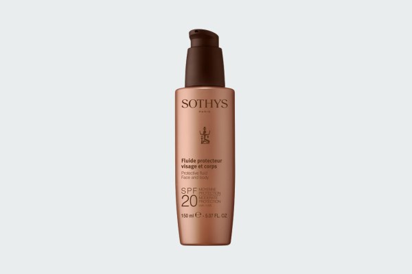 PROTECTIVE FLUID FACE AND BODY SPF20 MODERATE PROTECTION UVA/UVB