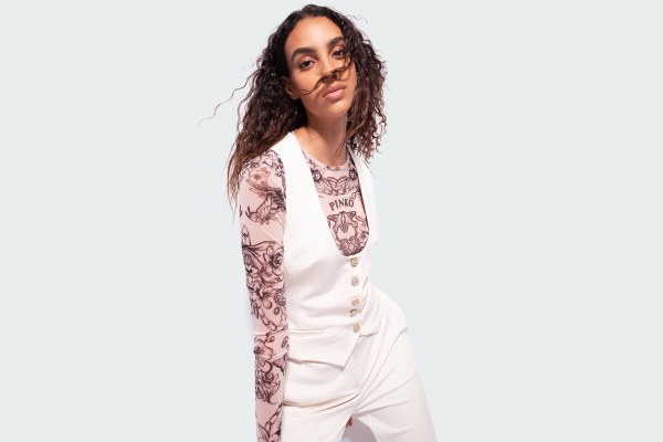 BUTTON-UP SLEEVELESS WAISTCOAT