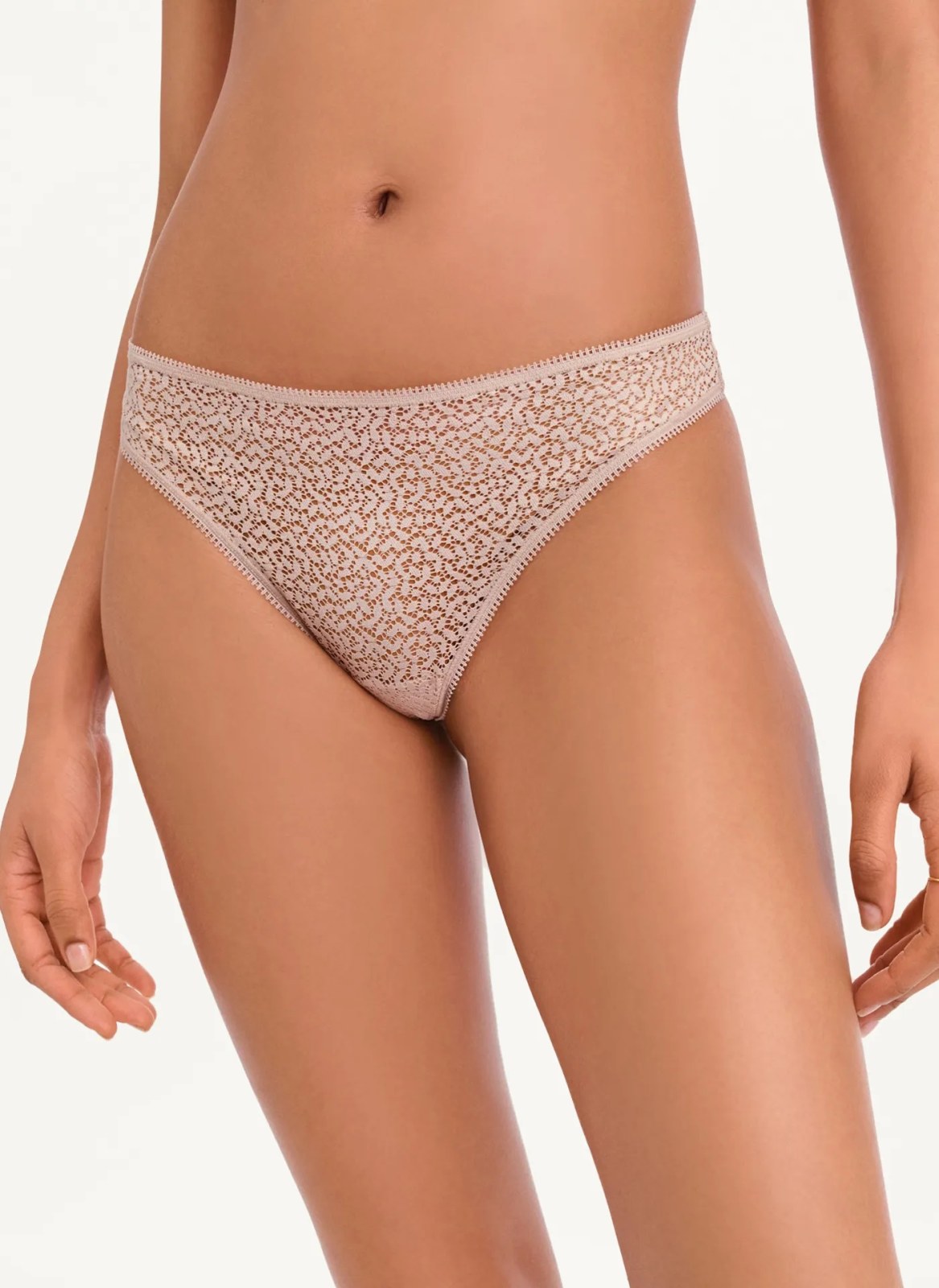 MODERN LACE THONG