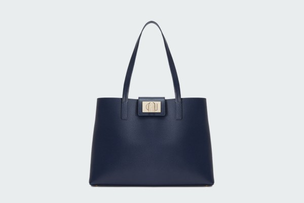 1927 L TOTE