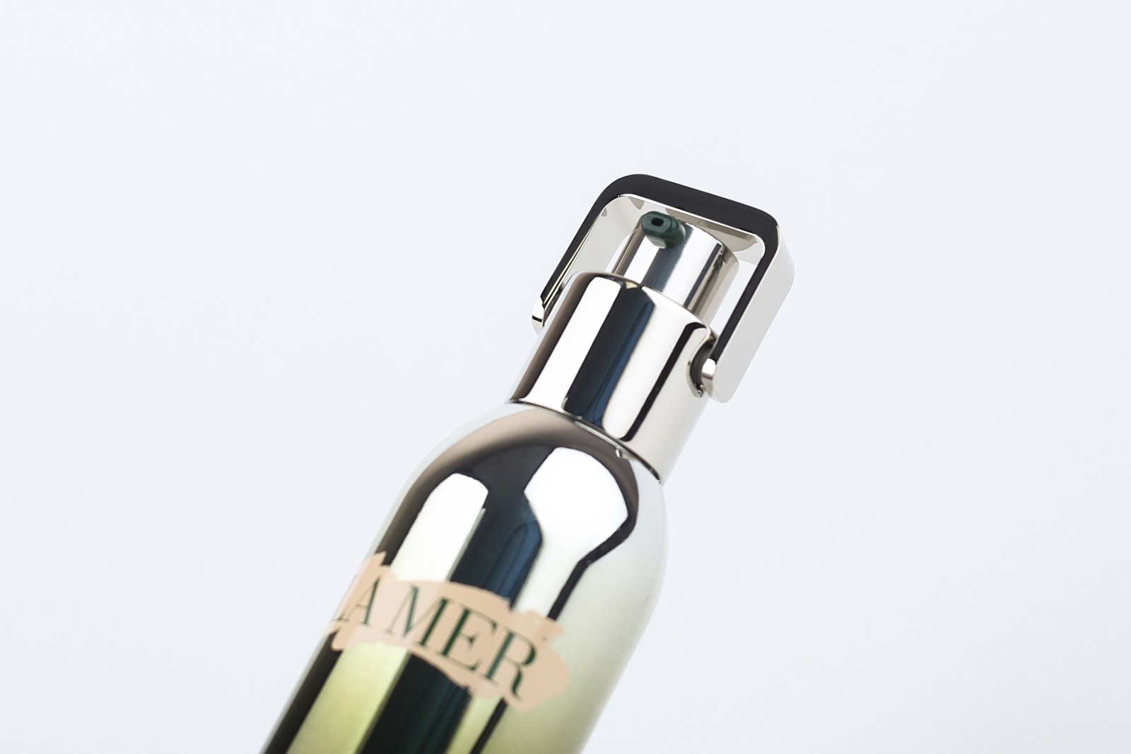 THE LIFTING CONTOUR SERUM
