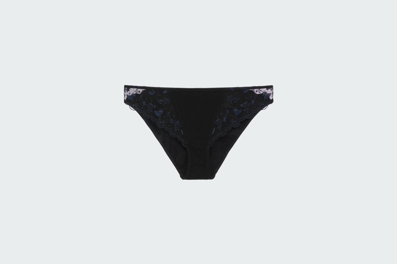 BRIEF MEDIUM