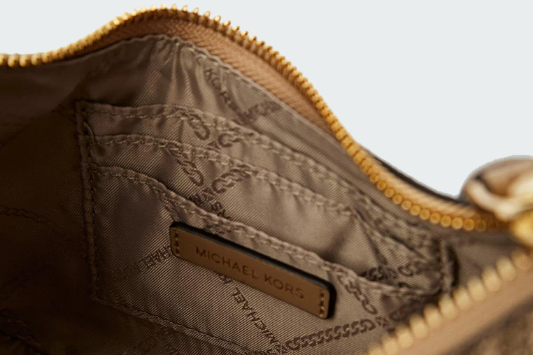 JET SET CHARM SMALL LOGO POCHETTE