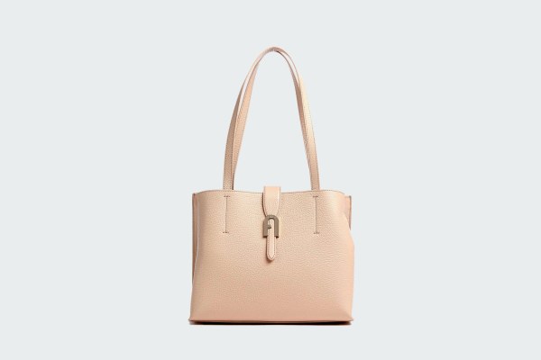 SOFIA M TOTE