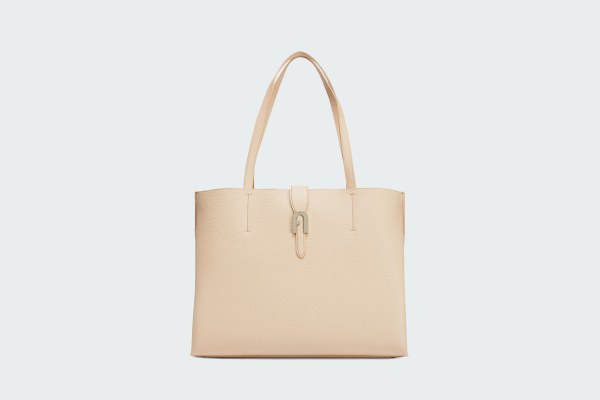 SOFIA L TOTE
