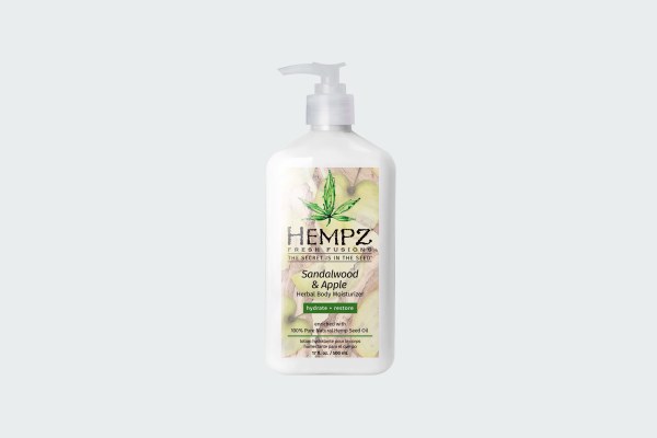 SANDALWOOD & APPLE HERBAL BODY MOISTURIZER