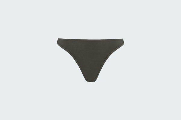 FEMME FATALE THONG