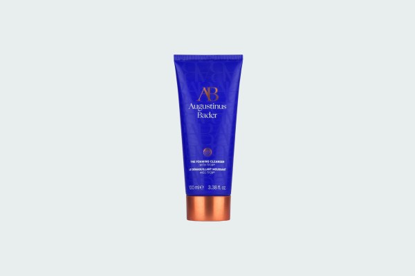 THE FOAMING CLEANSER