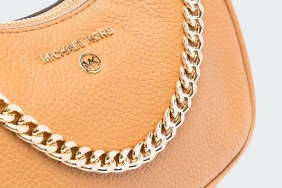 JET SET CHARM PEBBLED LEATHER POCHETTE