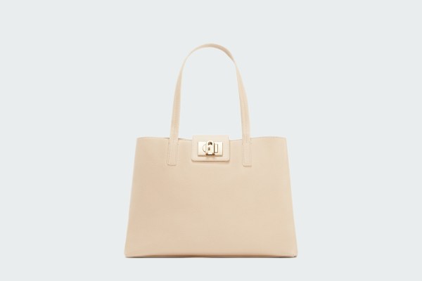 1927 L TOTE