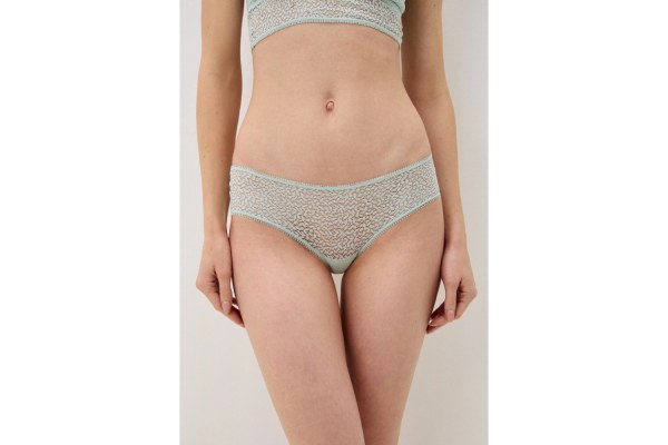 MODERN LACE