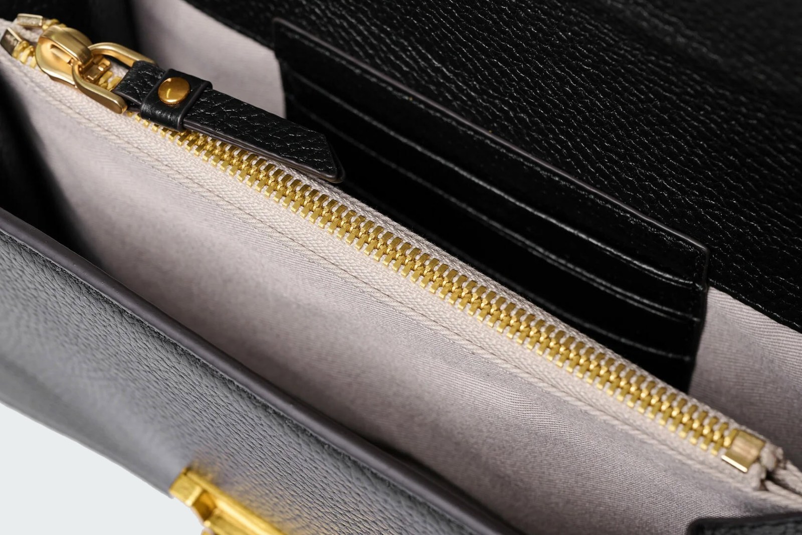 ADELLE MINI CAVIAR
