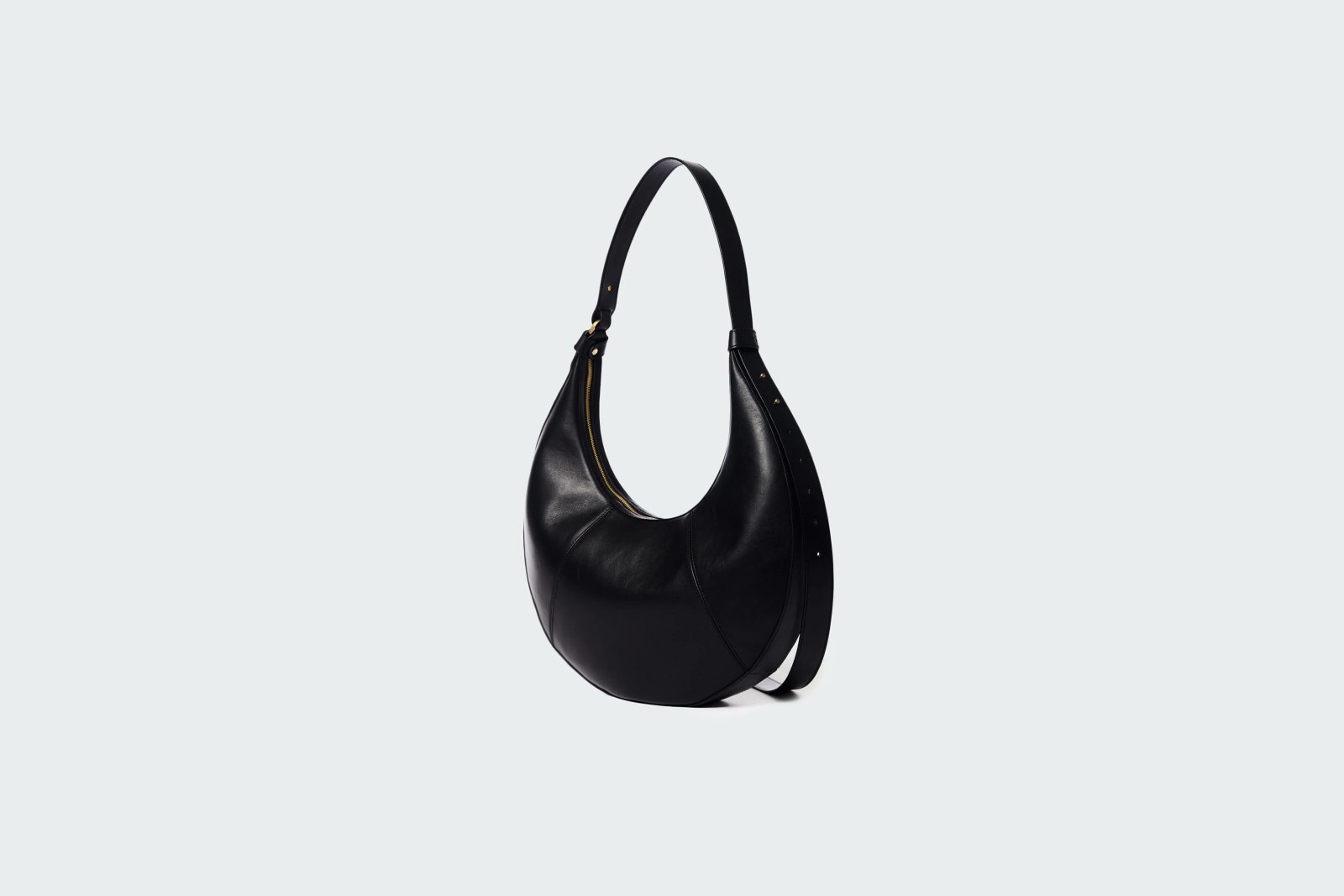 UNE FEMME COAL