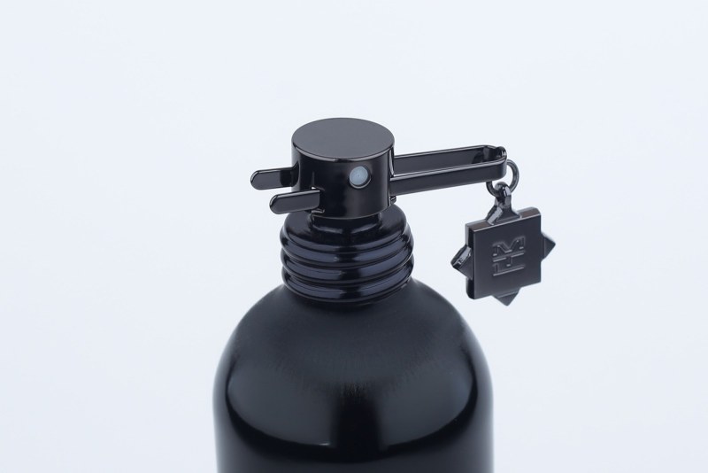 BLACK AOUD