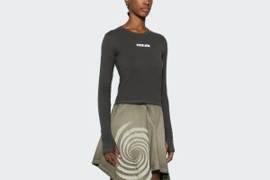 STACKED LS TEE CHARCOAL