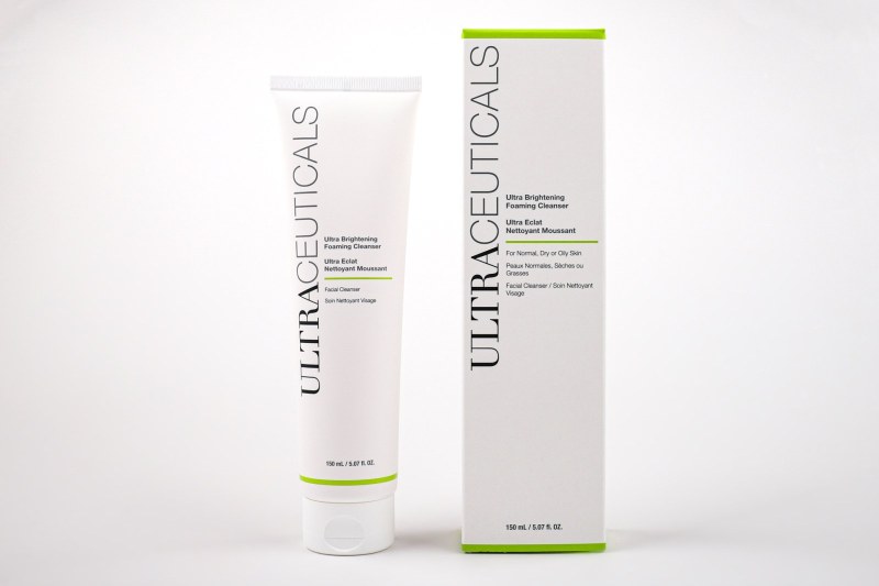 BRIGHTENING FOAMING CLEANSER
