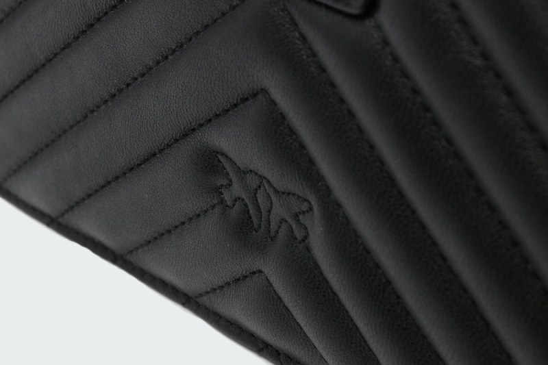 LOVE ONE CLASSIC CL SHEEP NAPPA CHE