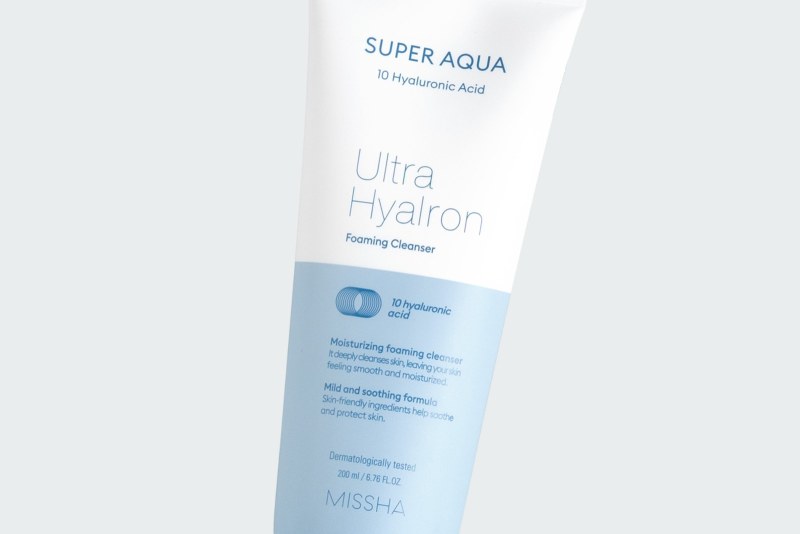 AQUA ULTRA HYALRON FOAMING CLEANSER