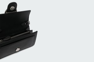LOVE BAG ONE WALLET SIMPLY