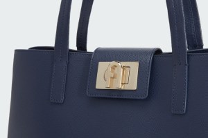 1927 L TOTE