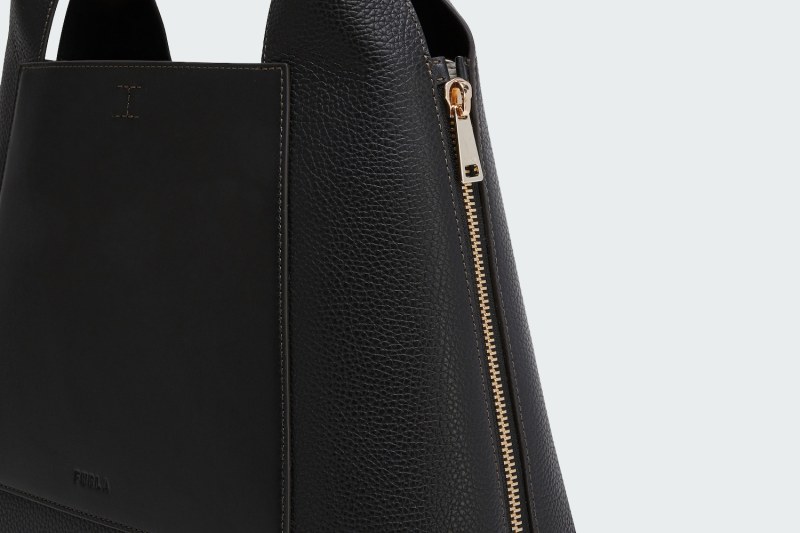 GILDA L TOTE
