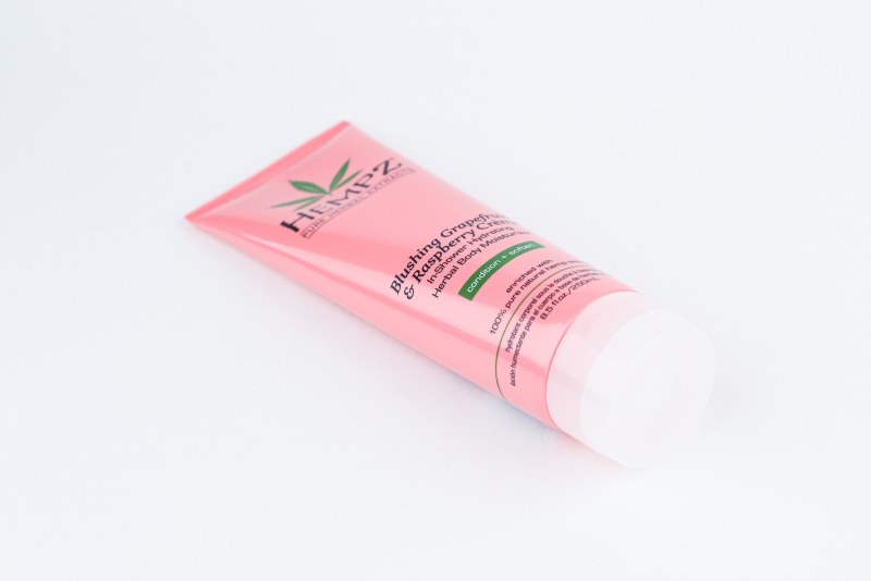 BLUSHING GRAPEFRUIT & RASPBERRY MOISTURIZER