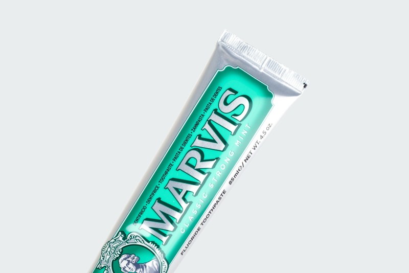 CLASSIC STRONG MINT