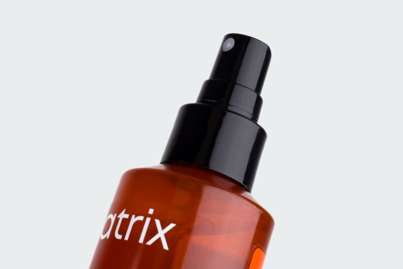 MEGA SLEEK LEAVE-IN-SPRAY