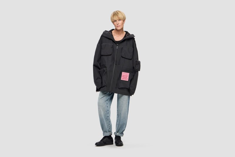 WATER PROOF JACKET BLACK
