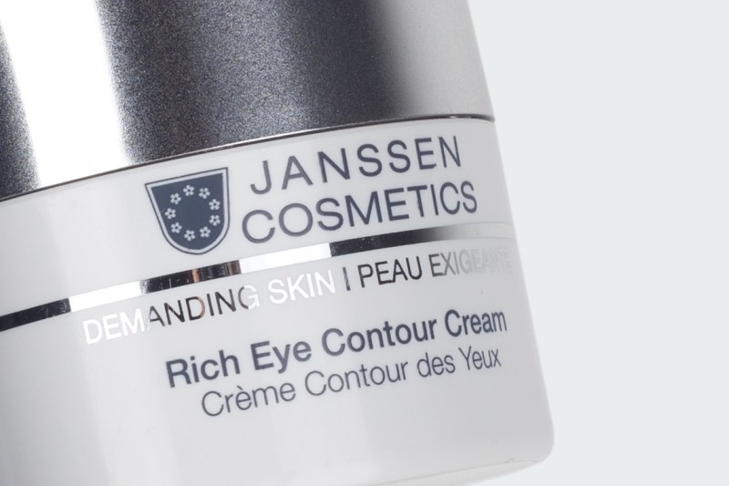RICH EYE CONTOUR CREAM