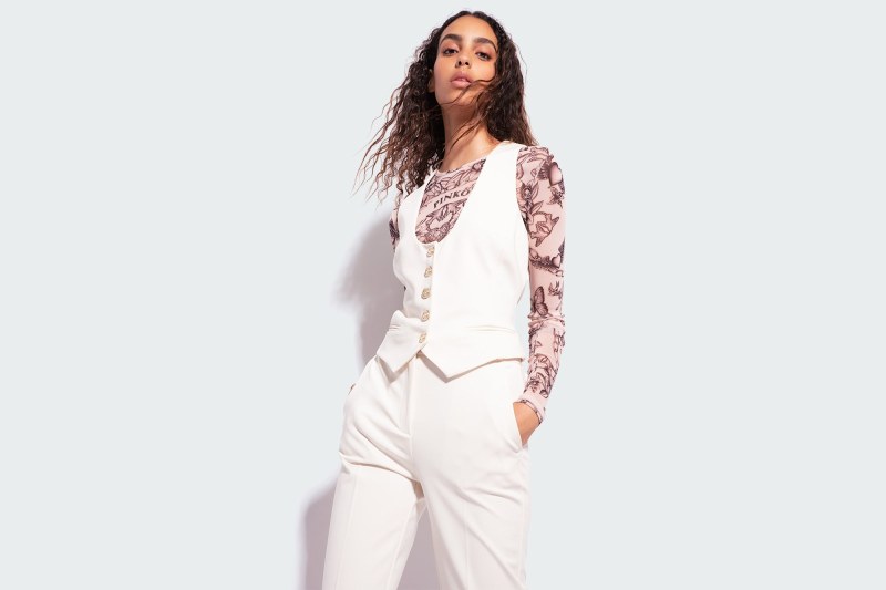 BUTTON-UP SLEEVELESS WAISTCOAT