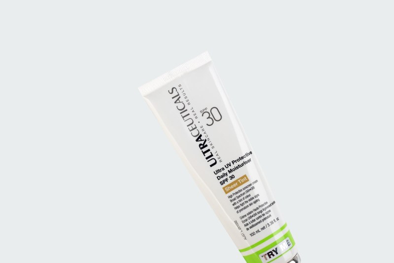 DAILY MOISTURISER SHEER TINT