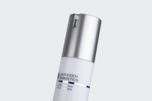 LIGHT TIGHTENING CREAM