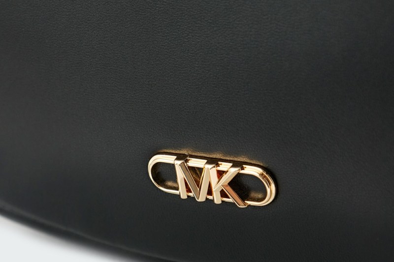 KENDALL LARGE CHAIN MESSENGER BAG