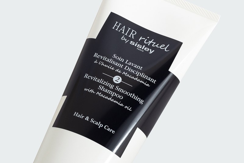 REVITALIZING SMOOTHING SHAMPOO