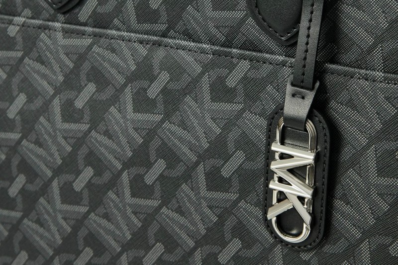 GIGI LARGE EMPIRE SIGNATURE LOGO TOTE BAG