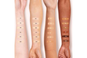 BRIGHTENING CC FOUNDATION