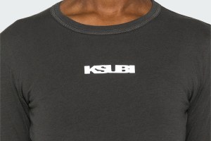 STACKED LS TEE CHARCOAL