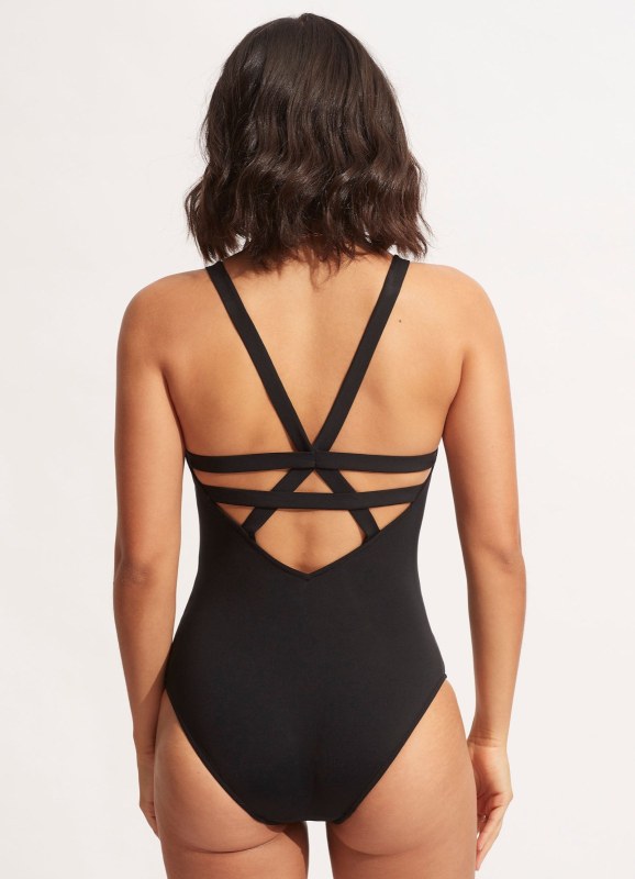 DEEP V ONE PIECE