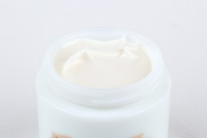 THE MOISTURIZING SOFT CREAM