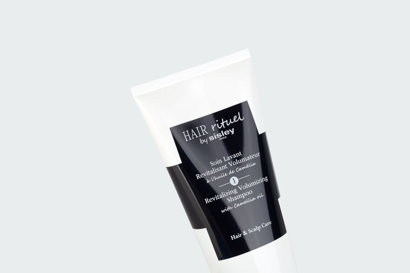 REVITALIZING VOLUMIZING SHAMPOO