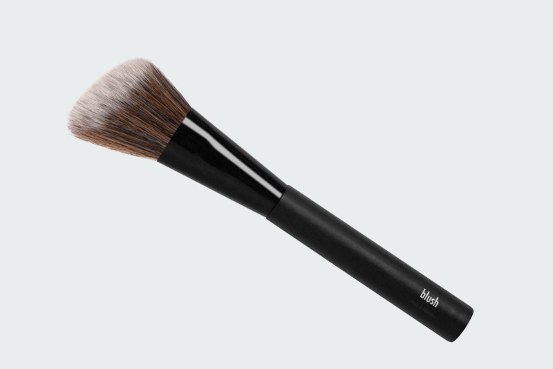 BLUSH BRUSH