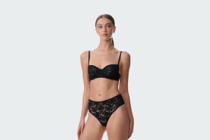 BOLD LACE