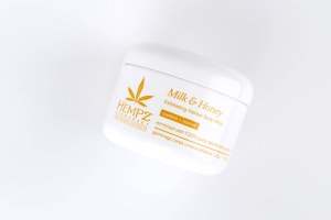 MILK & HONEY HERBAL SUGAR BODY SCRUB