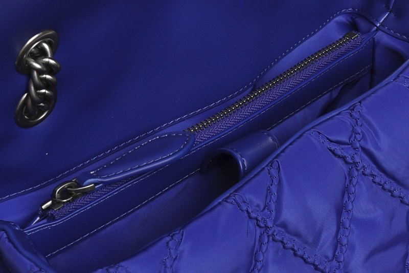 CLASSIC LOVE BAG PUFF RHOMBUS