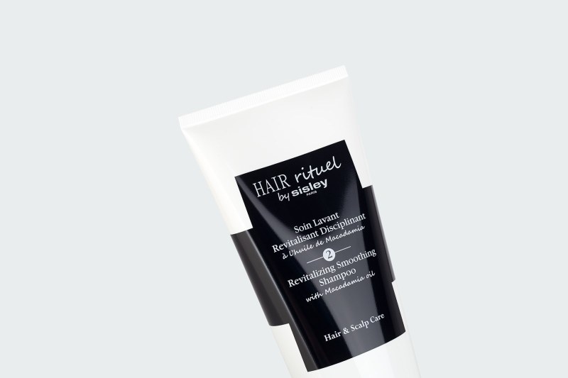 REVITALIZING SMOOTHING SHAMPOO