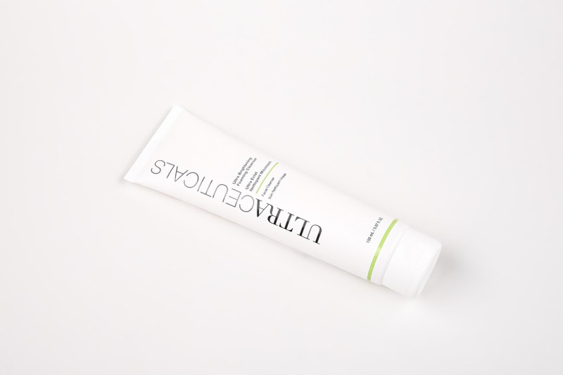 BRIGHTENING FOAMING CLEANSER
