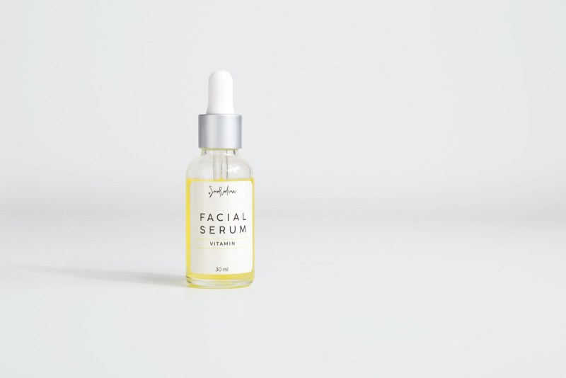 FACIAL SERUM VITAMIN